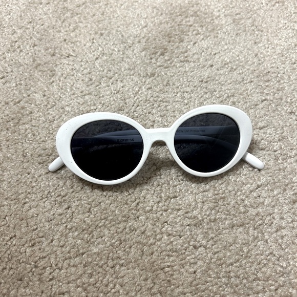 SUNGLASSES (CLOUT GOGGLES) - Picture 1 of 2